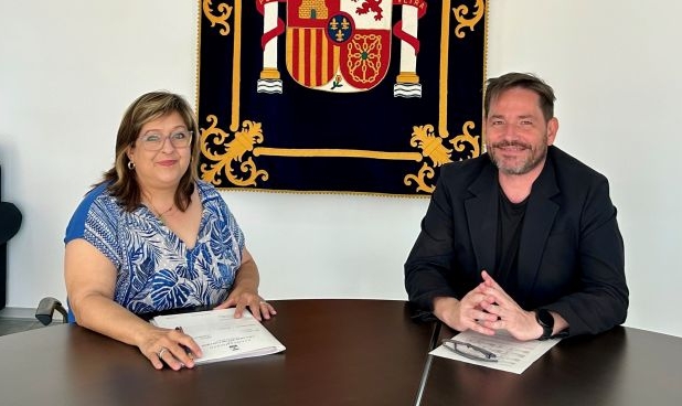 Gabinete Multimedia (@gabinmultimedia) on Twitter photo 🚌 La alcaldesa Encarnación Medina trasmite al Subdelegado del Gobierno que se está dejando aislado por autobús   🚍 a la población de #VillarrubiadelosOjos, en una reunión en la que hablaron también de temas de seguridad y del VioGen 👇
gabinetemultimedia.com/2025/07/18/la-… 🚌 La alcaldesa Encarnación Medina trasmite al Subdelegado del Gobierno que se está dejando aislado por autobús   🚍 a la población de #VillarrubiadelosOjos, en una reunión en la que hablaron también de temas de seguridad y del VioGen 👇
gabinetemultimedia.com/2025/07/18/la-…
