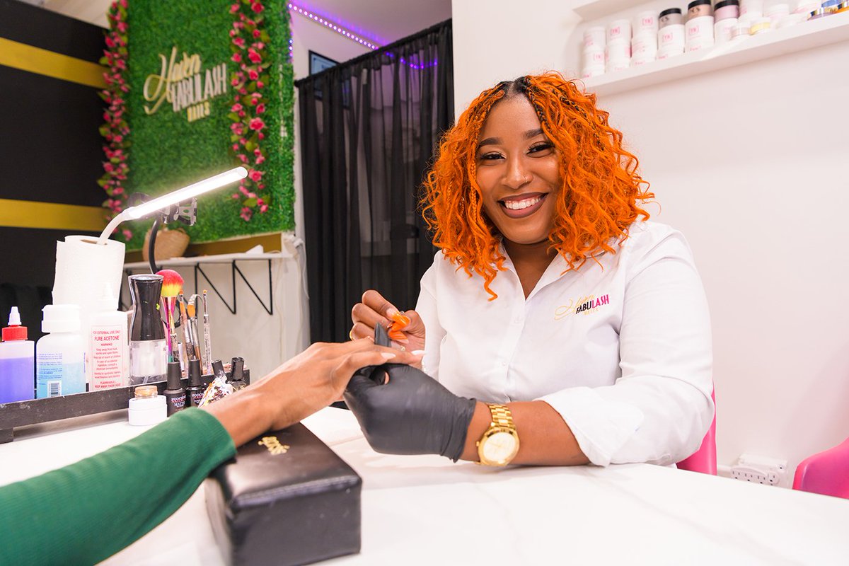 BarnettWright's tweet image. Meet the #Birmingham nail tech who helped her clients accessorize their #CowboyCarter outfits during @Beyonce's Atlanta tour stop. @BhamTimes #CowboyCarterTour
birminghamtimes.com/2025/07/meet-t…