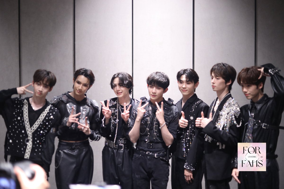 forfanschannel's tweet photo. เก็บตก 7 หนุ่มวง“Racebace” ช่วงสัมภาษณ์ ก่อนเริ่มงาน RGB Rui World Press Conference In BKK Eclusive 
at ICONSIAM

#RaceBace #RGB_Plan #Apop
#float_nw #DongDong #Jelly 
#Ricky #Junhan #Xilong #Zhangxu https://t.co/4IzclFkKWc