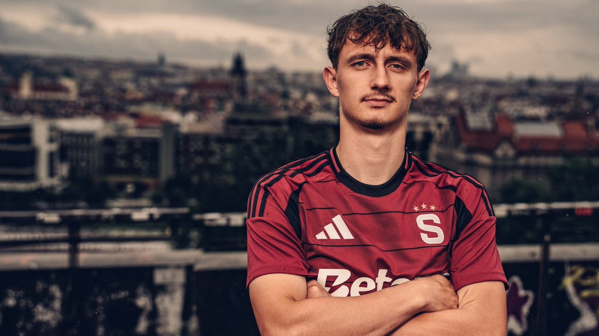 oneplaysportcz's tweet image. ⚽ Sparta načne novou sezonu s posilami Pavlem Kadeřábkem, Santiagem Enemem a Dominikem Hollým. Jak se staronovému kouči Brianu Priskemu osvědčí? 🧐 #chanceliga #sparta

Foto: AC Sparta Praha