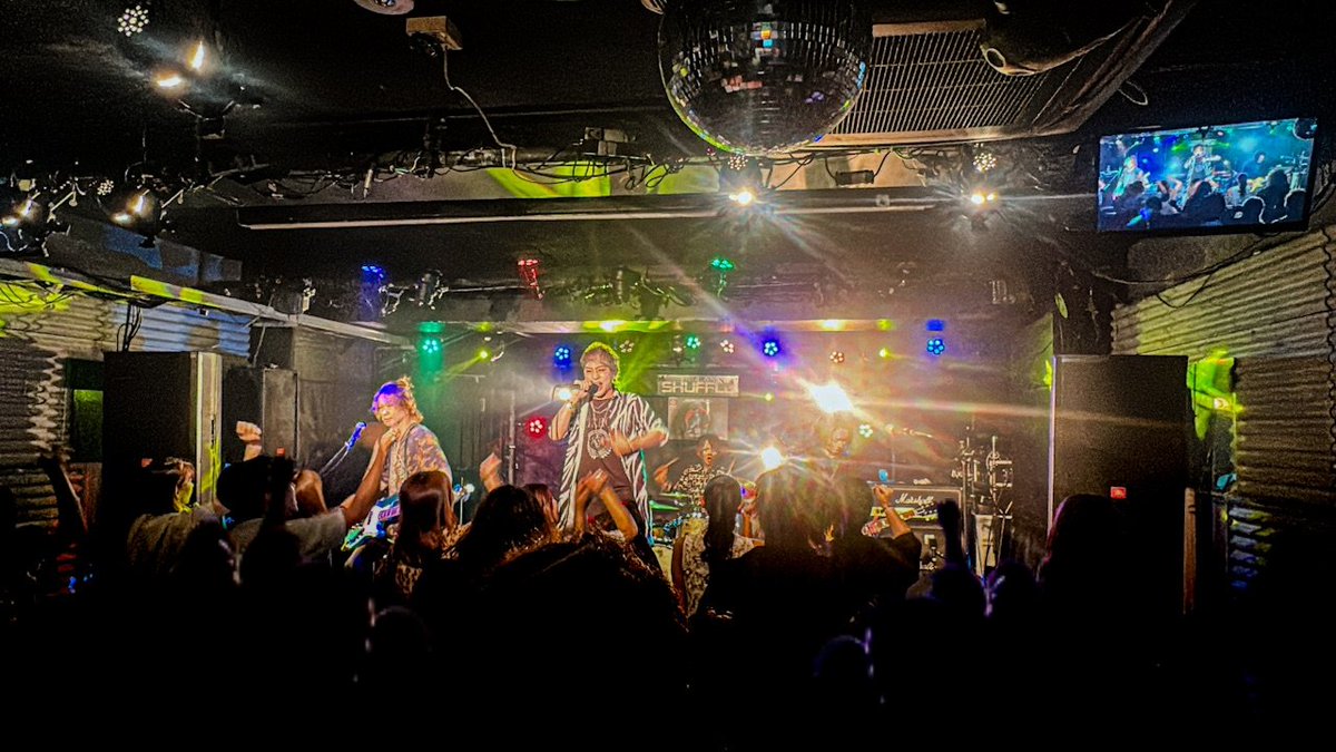 Alpha999_TAKA's tweet photo. 今日は吉祥寺SHUFFLE in Alpha999
SHUFFLE18周年 3マン来てくれた皆
見てくれた皆ありがとう☆☆
Alphamilyも最高に熱い声援でした!!
心に響く想いを歌に載せて届けたけど
みんな、伝わったかな？？
Thankyou for you…
#Alpha999 https://t.co/gcJtKM6sdg