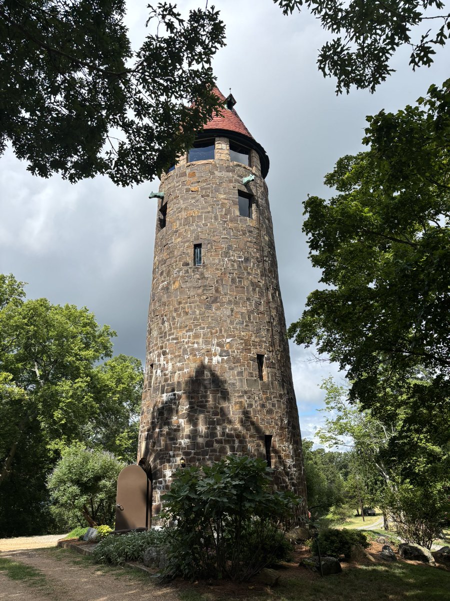 timechols's tweet image. Back home and now in Rome GA on the @berrycollege campus at Martha Berry’s House of Dreams.  I got my start in leadership as an elected high school leader starting at 14. I came to Berry every summer for training.