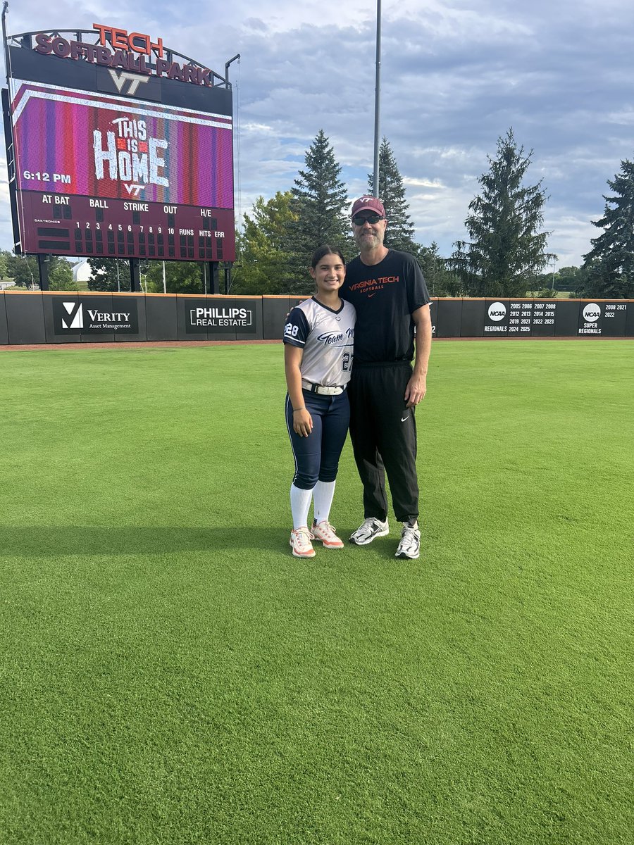 Brooke Rosario tweet media