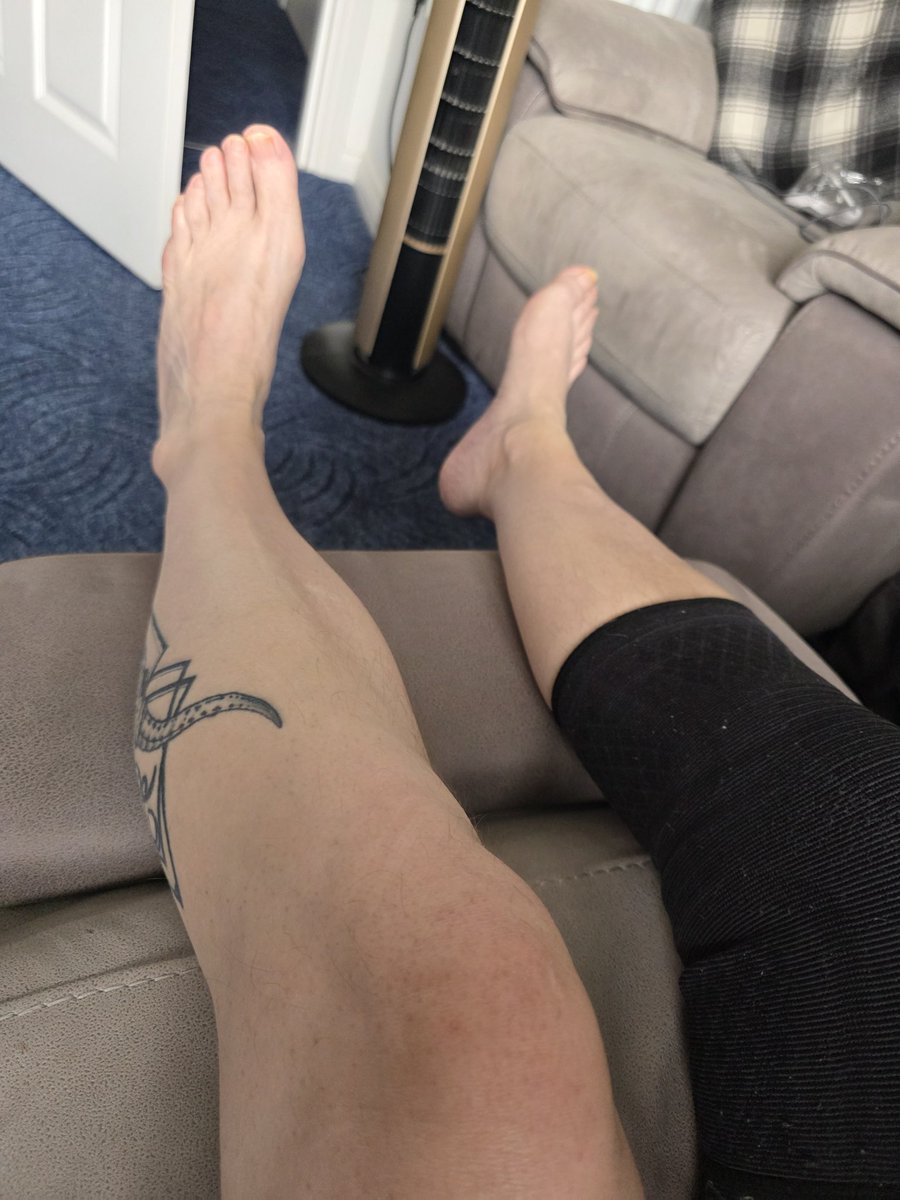 Home and man spreading in front of the fan. 🤣🤣🤣