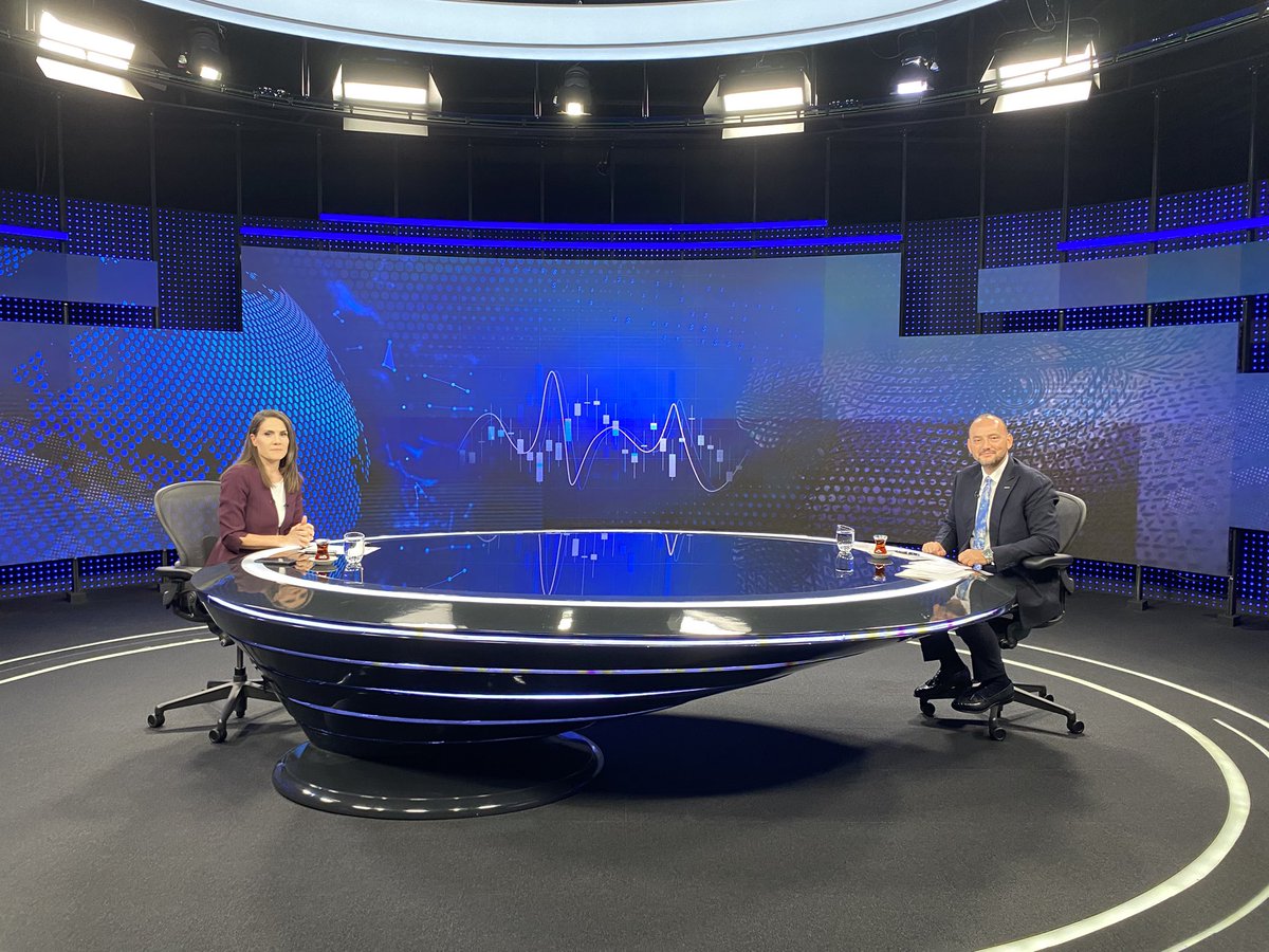 Burhan Özdemir (@burhanozdemirtr) on Twitter photo TVNet ekranlarında Semra Güney Karabaş’ın (<a href="/gnysemrakarabas/">Semra Güney Karabaş</a>) sunduğu Makroskop programı konuğuyuz.
Bekleriz.👇
youtube.com/live/6DEEsrkWz… TVNet ekranlarında Semra Güney Karabaş’ın (<a href="/gnysemrakarabas/">Semra Güney Karabaş</a>) sunduğu Makroskop programı konuğuyuz.
Bekleriz.👇
youtube.com/live/6DEEsrkWz…