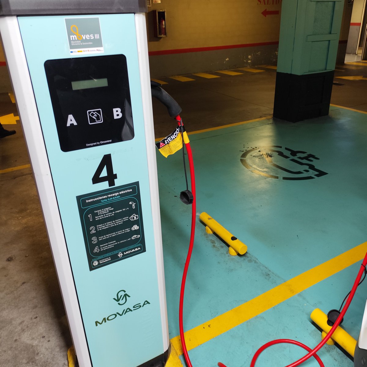 🔋 Puedes recargar tu vehículo eléctrico en el Parking de la Plaza Mayor

✅ MOVASA te facilita el servicio
