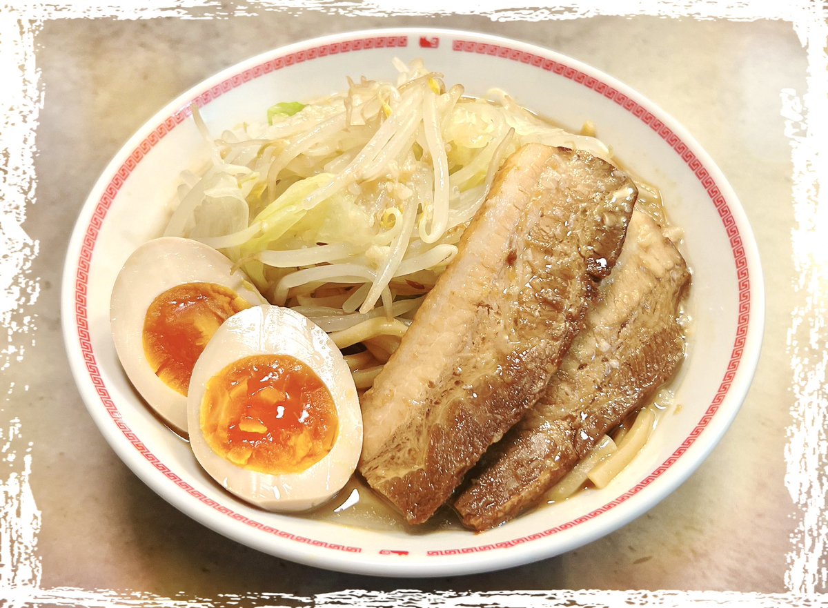 VALIS_RARA's tweet image. お腹すいたら寝れないタイプなので。

いただきマンモス🍜