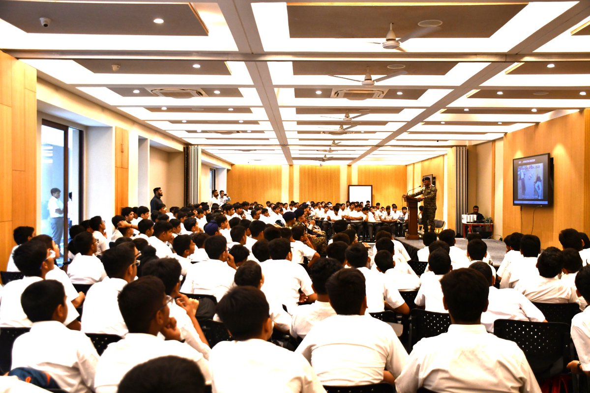 KonarkCorps's tweet image. “Fearless Hearts, Relentless Action”

#BlazingSkiesBrigade conducted an Outreach Programme for Mayo College Girls School &amp;amp; Mayo College in #Ajmer. The talk, attended by more than 1400 faculty &amp;amp; students, highlighted the remarkable success of #IndianArmy during #OperationSindoor.