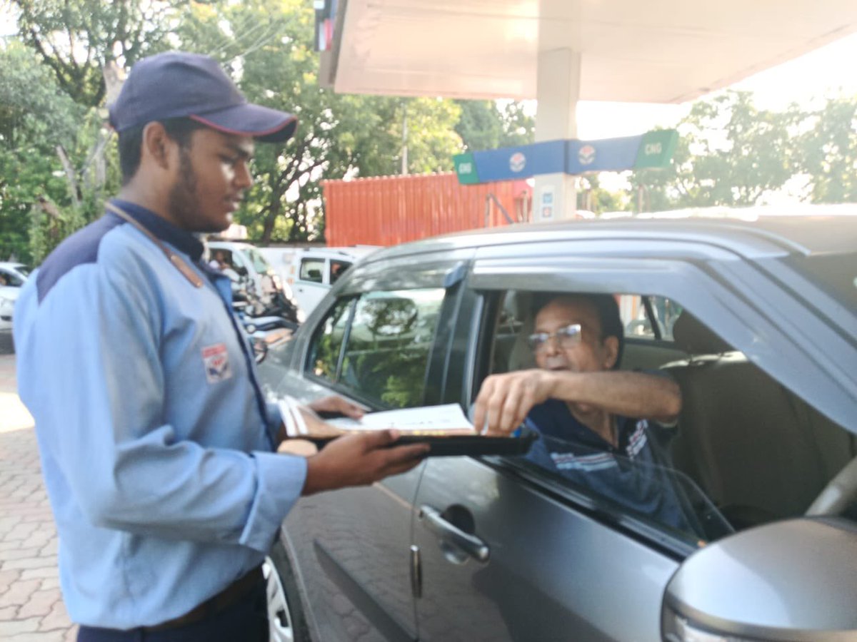 SSpanchshila's tweet image. Fridays at Panchshila hit different.
Monsoon air, happy faces, and heartfelt service - the perfect end to the week.
#ProjectAbhyuday #FridayVibes #DelhiMonsoon #FeelGoodService

@HPCL @hpcl_retail @Rg03Goel @BanaySingh07 @hardik_HPCL