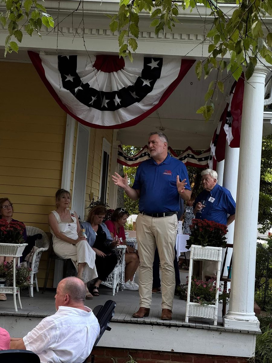 JohnReid4VA's tweet image. Thank you so much to all the folks (including some amazing curious Democrats) who turned out to hear me speak in Urbanna!
So many great memories here! And now a new memory with a wonderful group of hosts and activists from all around who brought friends and family (and checks)…