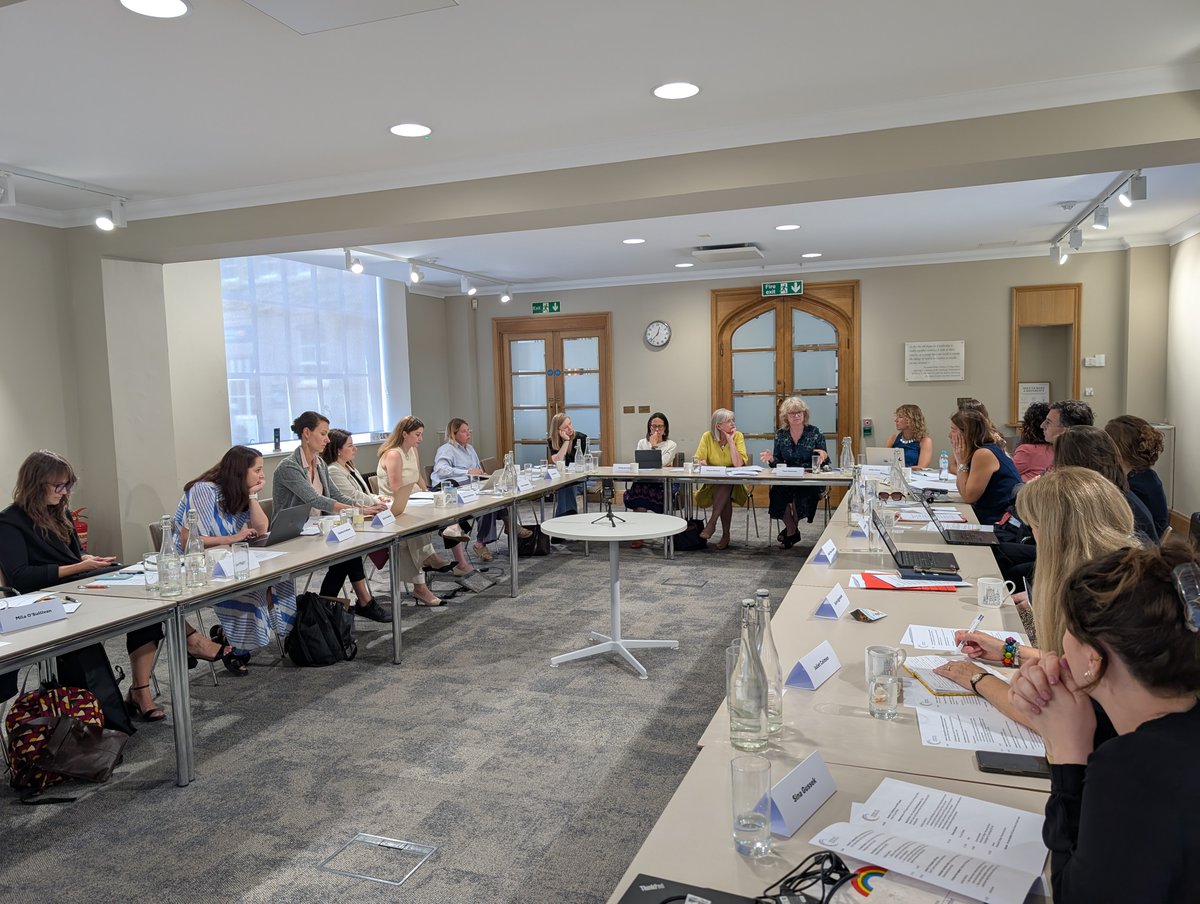 CamGeopolitics's tweet image. The Centre was honoured to welcome experts from around the Globe for the 'Geopolitics and #Women, #Peace and #Security Roundtable', to mark the 25th anniversary of the United Nations Security Council Resolution 1325.
Thanks to all our discussants for your brilliant insights.