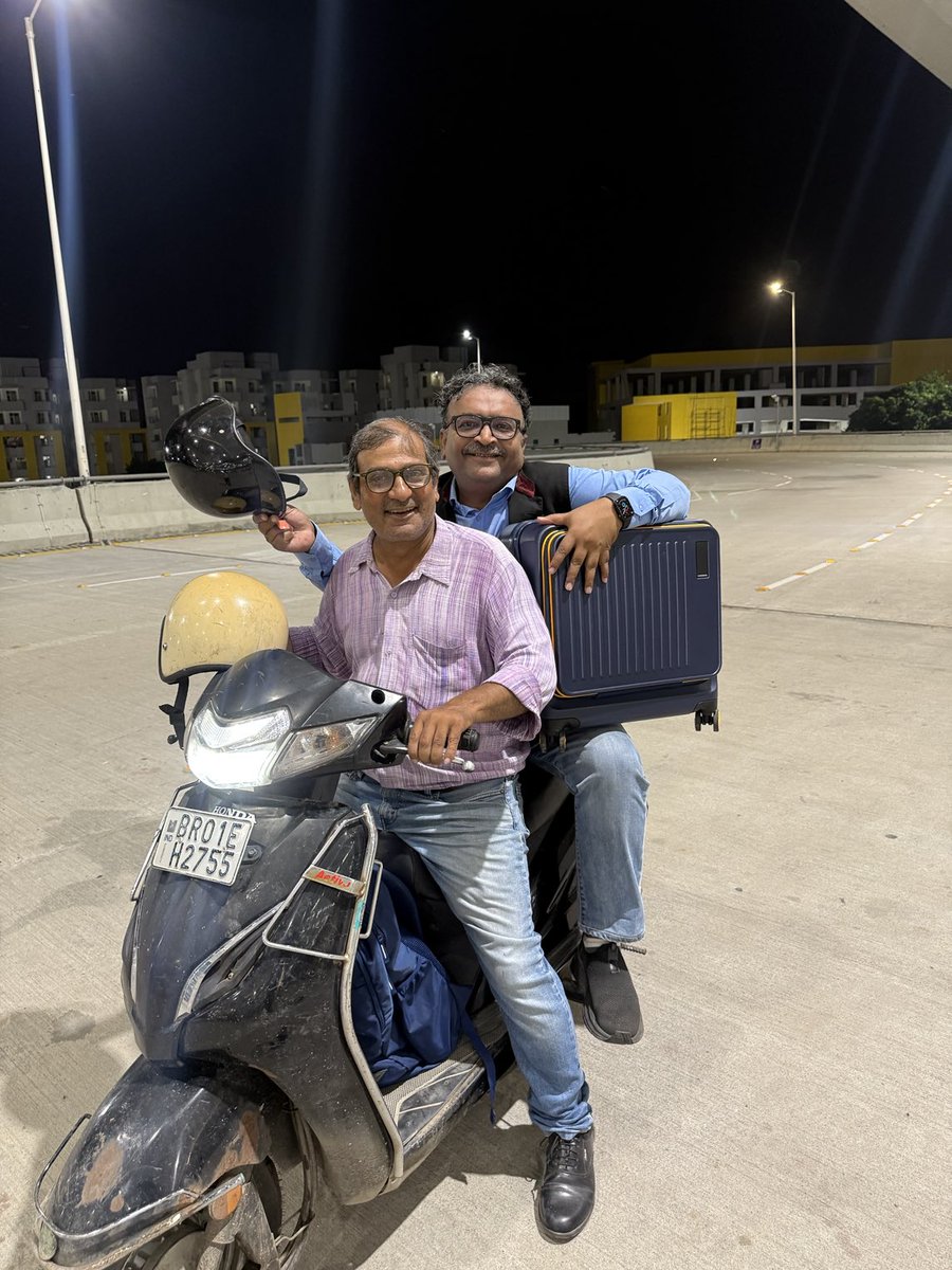 Patna airport par dost ne drop kiya .New airport is looking good.#Patna