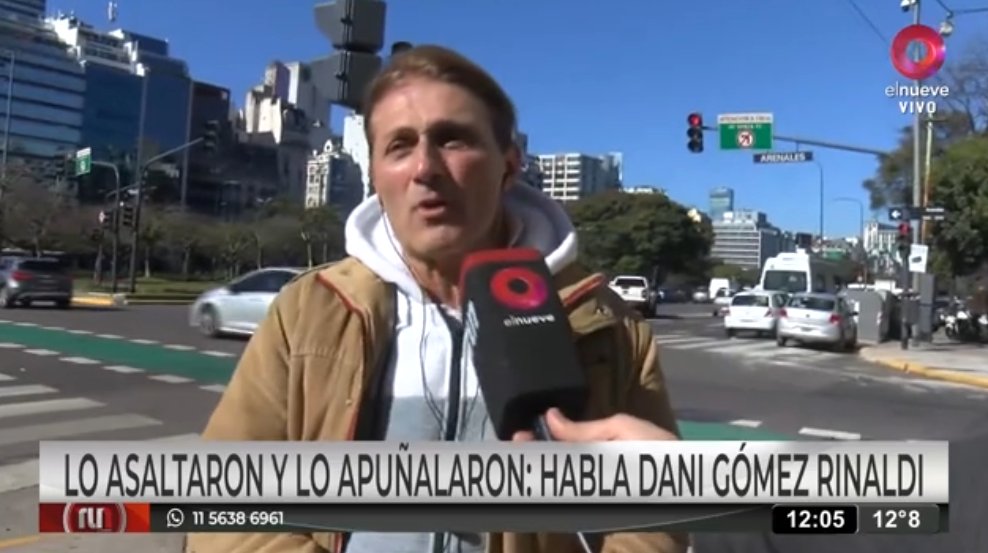 #Telenueve | Le arrebató el celu, Dani lo corrió y lo enfrentó

#Sumate 
📺elnueve.com.ar