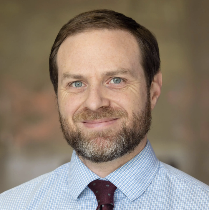 YaleSOM's tweet image. We know how to keep people healthier. So why aren’t we doing it?
In episode 183 of Health & Veritas, Howie (@thehowie) and Harlan talk with internist & health equity expert Seth Berkowitz about the barriers to better health in America.
🔊 Listen now: yalesom.io/4lxKeKf