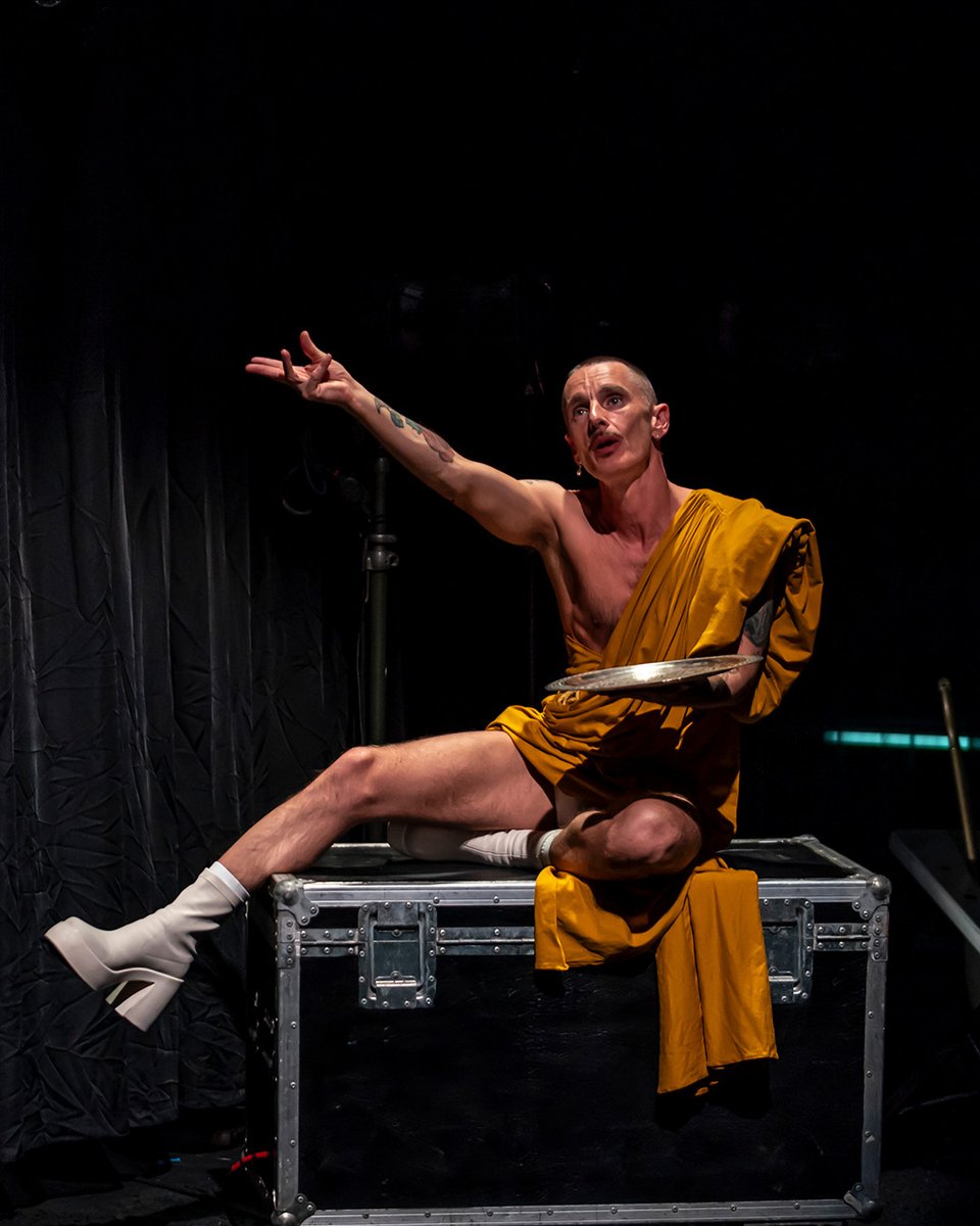 Hamps_Theatre's tweet image. It's the final day of performances for Showmanism π’
β
β
β
β
β
WhatsOnStage
β
β
β
β
The Times
β
β
β
β
The Guardian
β
β
β
β
The Telegraph
β
β
β
β
Financial Times
β
β
β
β
Time Out
Congratulations to Dickie Beau and the entire team behind the production on a fantastic run π