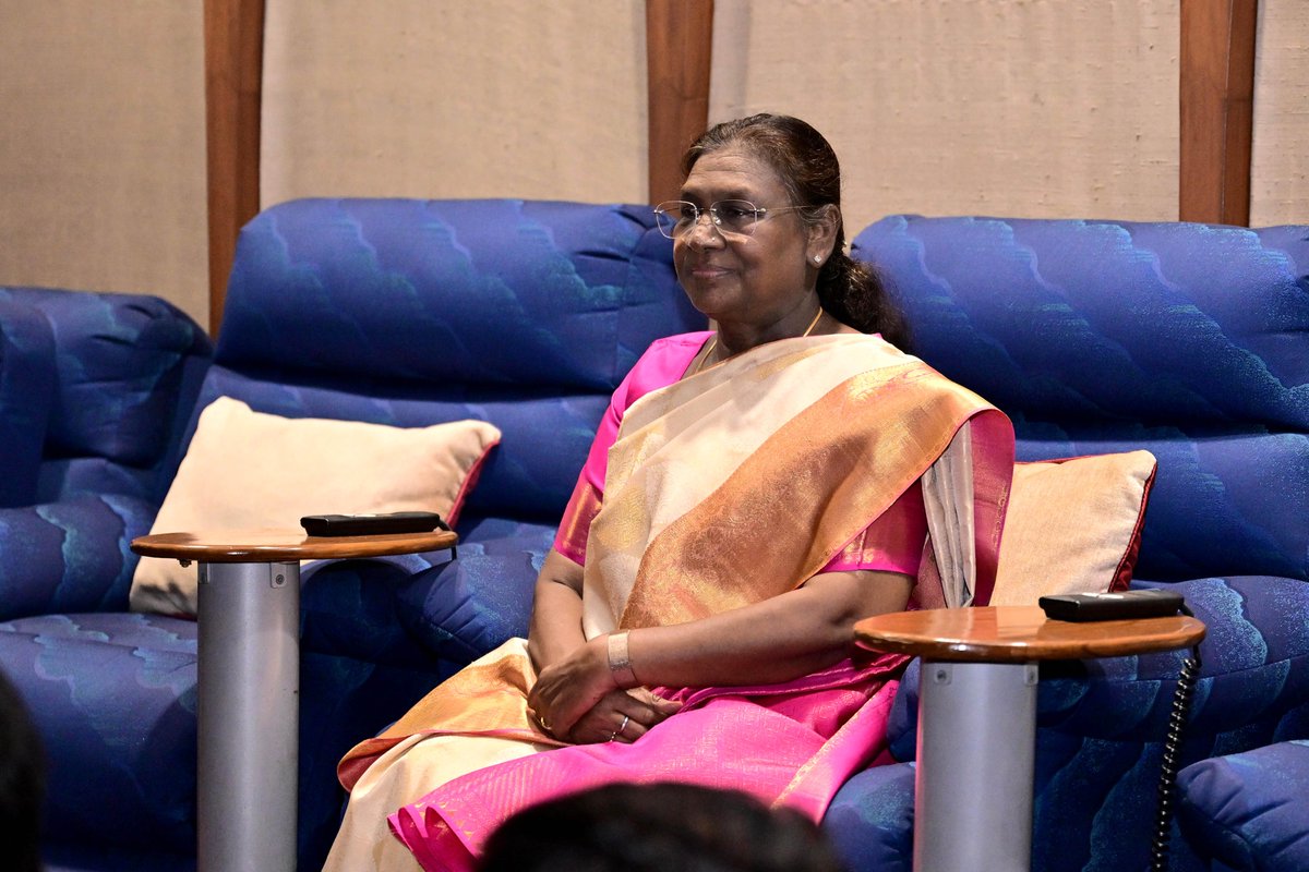 rashtrapatibhvn's tweet image. President Droupadi Murmu watched Odia movie ‘Shri Jagannath Nka Nabakalebara’ at the Rashtrapati Bhavan Cultural Centre. This devotional and historical film traces the origin of sacred Nabakalebara ritual of Mahaprabhu Shri Jagannath. The director, Smt Soubhagyalaxmi Jena, along…