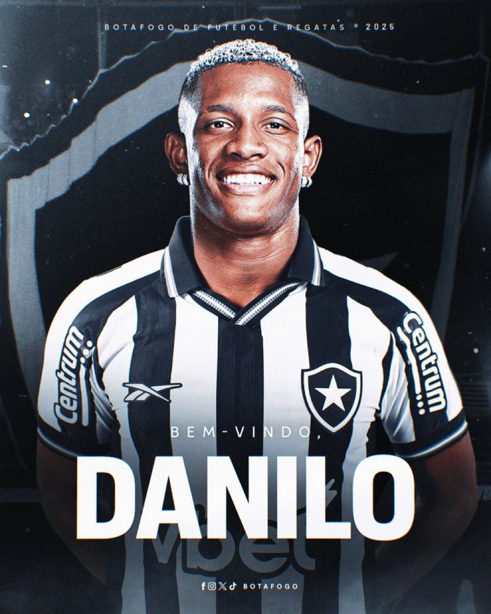 TheCopaClub's tweet image. ✍️ Danilo signs.
🇧🇷 The former Palmeiras midfielder leaves #NFFC and joins Botafogo.
Statement signing for Davide Ancelotti.