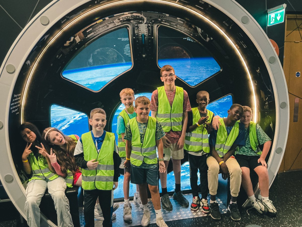 FoundationCFC's tweet image. 😁 A brilliant start to our Summer Community Games as part of the @ScottishFA #ExtraTime programme!

Attendees enjoyed a trip to the @gsc1, sparking curiosity and smiles all around 🔬🥼

#FootballForGood 💚