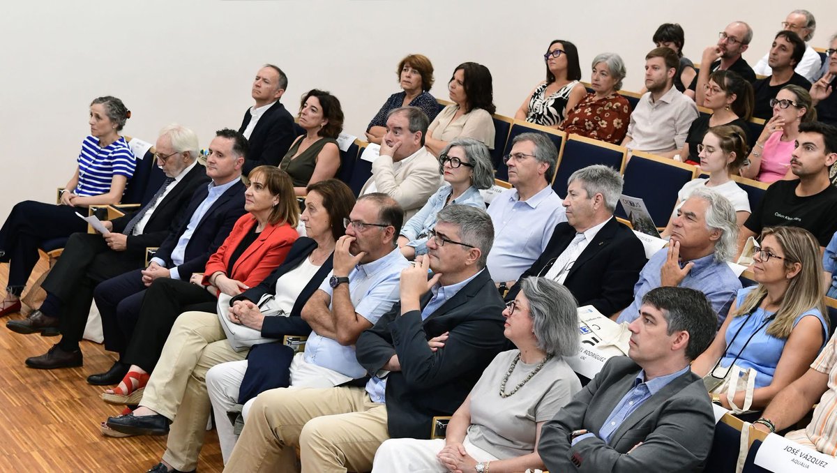 RomanLalin's tweet image. Hai 10 anos botou a andar o @cretus_usc, Centro de Investigación Interdisciplinar en Tecnoloxías Ambientais, e hoxe está acreditado como un dos mellores de Galicia

Unímonos á celebración e miramos xa ao futuro. O feito pagou a pena, pero pagará aínda máis o que queda por facer