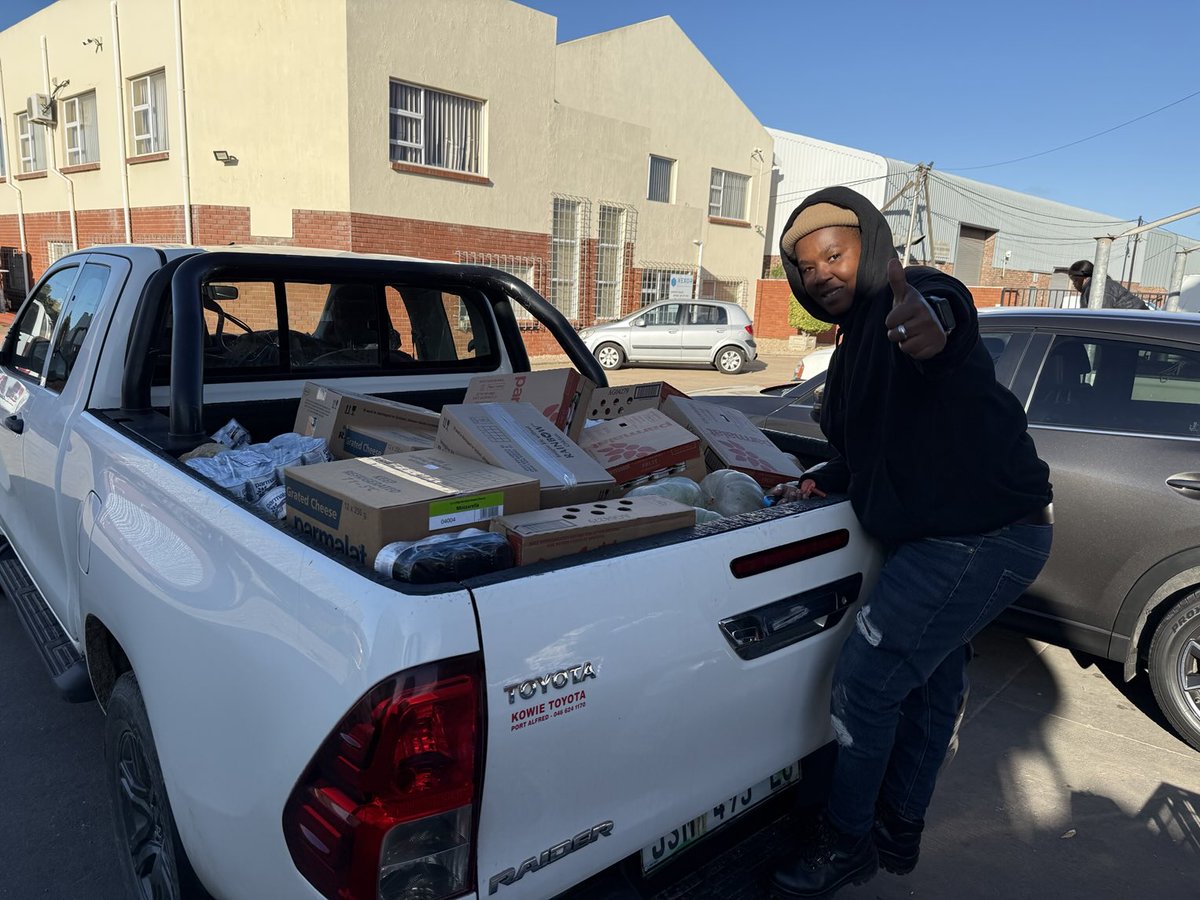 AtholT's tweet image. Thank you so much to Food Forward SA for donating all this food to the Stars Day care centre in Kwanoxolo in NMB, may you alll be blessed on this special Mandela day.