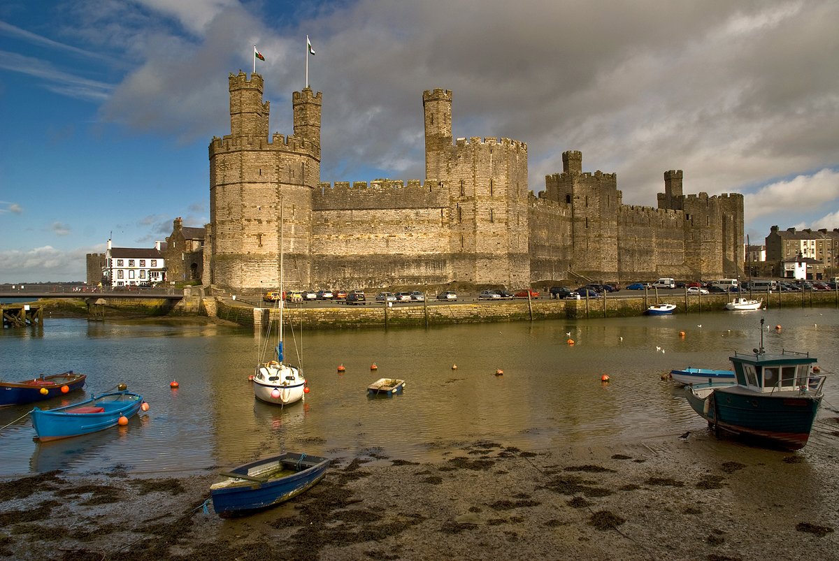 🏰 1 day until #ChangingPlacesAwarenessDay!
Today’s spotlight: Caernarfon Castle, Wales.
Now with a Changing Places Toilet and step-free rooftop access—because inclusion belongs in every stronghold.
#InnovaAccessibility #InclusiveHeritage #CountdownTo19July