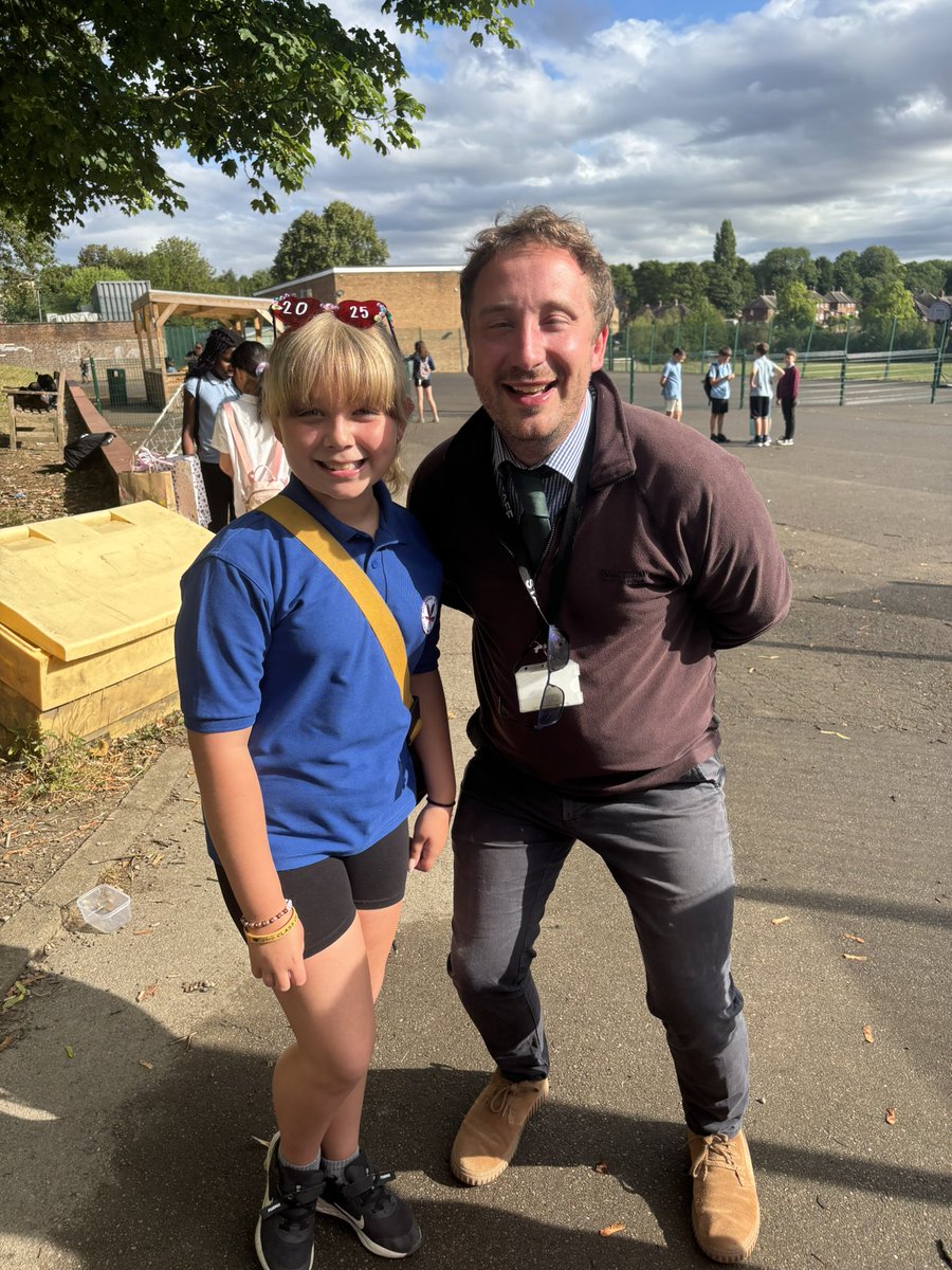 LisaCazzato's tweet photo. What a team! @Year6Stradbroke Thank you for everything and being such excellent mentors to our children this year! We will always be grateful ❤️@StradbrokePri https://t.co/r5mEfhL7sQ