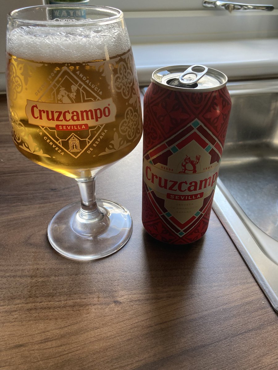 Happy Friday night/weekend. Quick beer whilst I decide what I’m doing tonight. And before you start typing, I know this particular can was brewed in the UK by one of our oldest breweries (Heineken). Cheers, it’s still a fair pint👍🤣🍻🍻