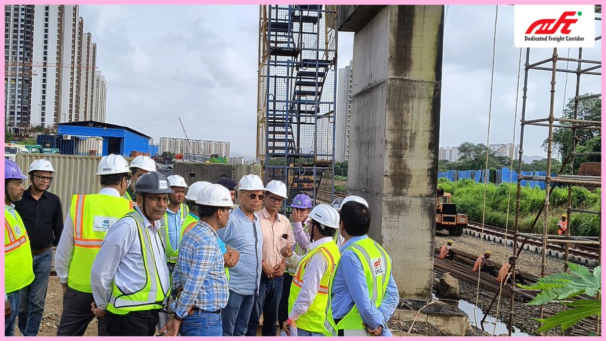Shri Praveen Kumar, MD/DFCCIL conducted an on-ground inspection of the Vaitarna–Kharbao section of the Western Dedicated Freight Corridor (WDFC) via Rail Car.

During the visit, he reviewed critical components such as Earthwork, Track Linking, and Structural Developments.

This