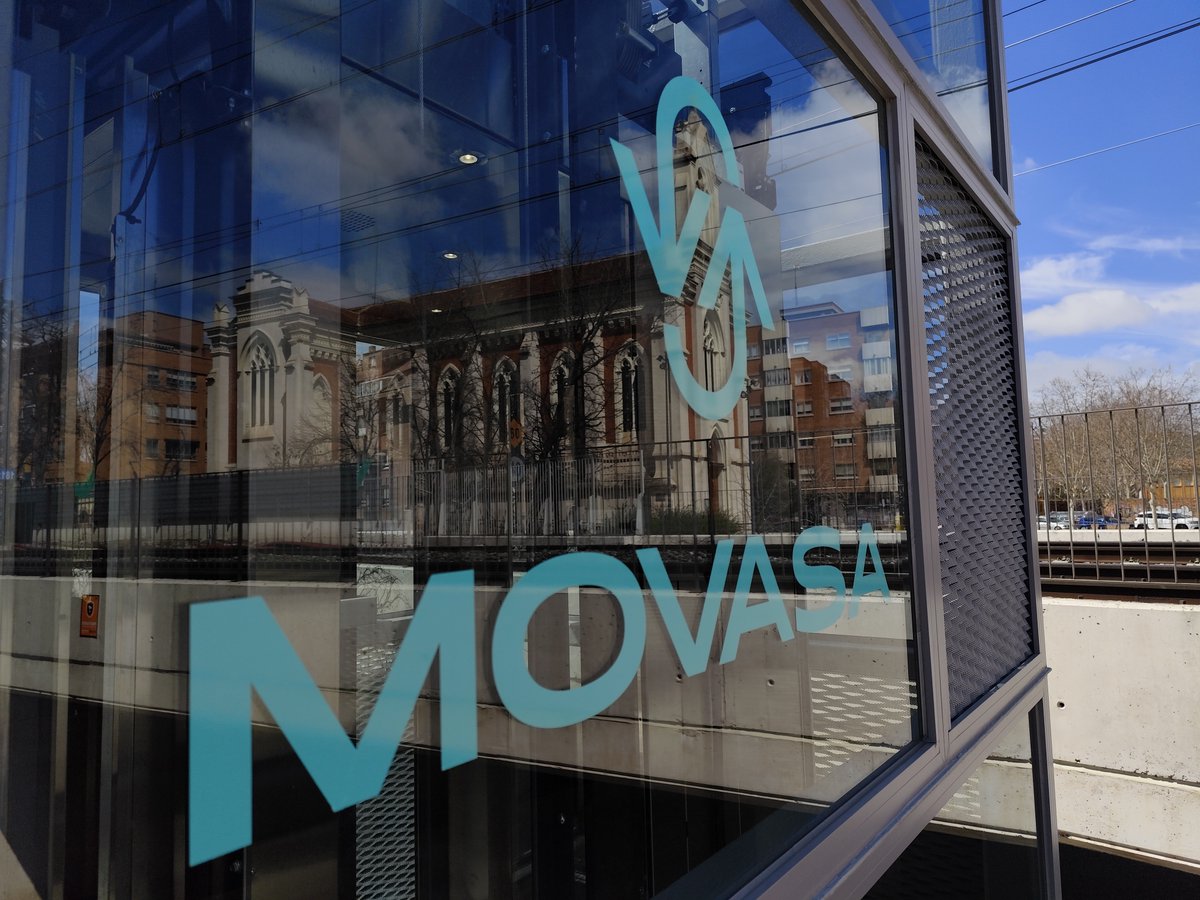 🛗 Con ascensor en #CalleSalud con #PlazaRafaelCano facilitamos la accesibilidad universal

👉 Esta infraestructura de movilidad vertical mejora la accesibilidad en la zona para toda la ciudadanía

✅ Cuenta con un diseño funcional, dos paradas y un recorrido total de 3,75