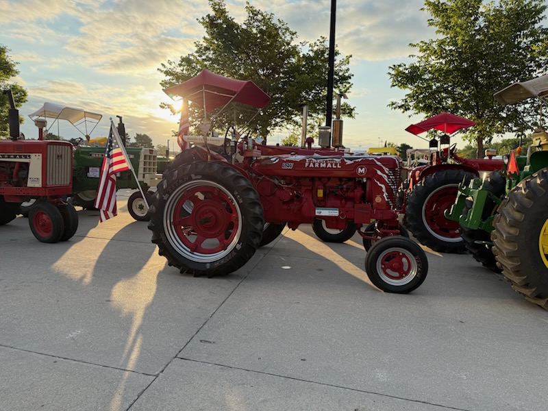 GoodyearFarm's tweet image. Shawn Chubb, one of our Ag Specialists & LSW Experts, had a busy week. He joined us at TIA Dealer Training in Truro, IA teaching LSW weigh up tips & is now watching the world go by at 12 mph. at the Red Rock Threshers Tractor Ride in Pleasant Hill, IA. Stop by and say hello!