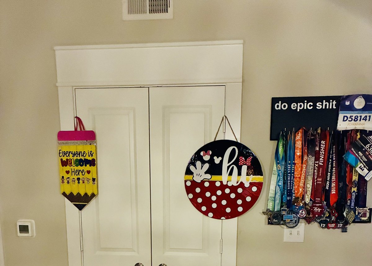 chesser_johanna's tweet image. Wood signs made by me!! #everyoneiswelcome #Disney
#classroomdecor
#madebyme