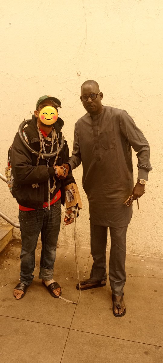 help_clean_mind's tweet image. Aujourd'hui, à la gare, j’ai fait une rencontre inattendue : je me suis fait un ami SDF
Il m’a montré qu’on ne doit jamais juger une personne à son apparence.
🙏 Non à la stigmatisation.
🧠 Gardons l’esprit ouvert.
❤️ L’humanité commence par la compréhension.
#helpAndCleanMind