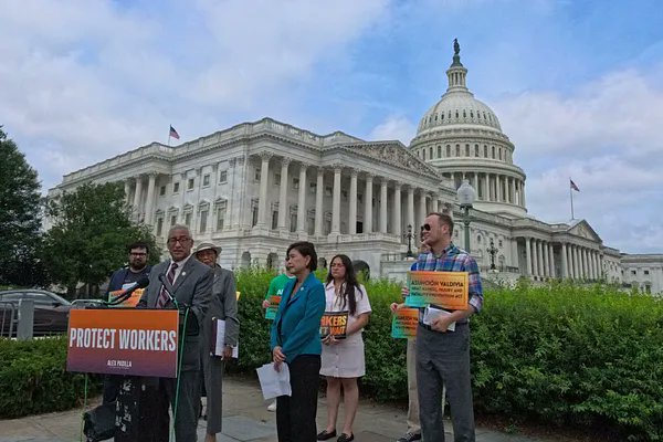 BlackVaNews's tweet image. McClellan Questions Homeland Security on #Chesterfield #ICE Raids and Arrests; Scott Offers Bills on Out of Control Childcare Costs and Protecting Workers from the Heat - #Virginia blackvirginianews.substack.com/p/mcclellan-qu…