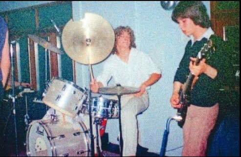 RockTheseTweets's tweet photo. #OnThisDay in 1978, @DefLeppard played their first ever concert at the Westfield School in their hometown of Sheffield with the original lineup which included drummer Tony Kenning. The set featured 6 songs including a cover of Thin Lizzy's Jailbreak #DeafLeopard https://t.co/hBjjHiJgDl