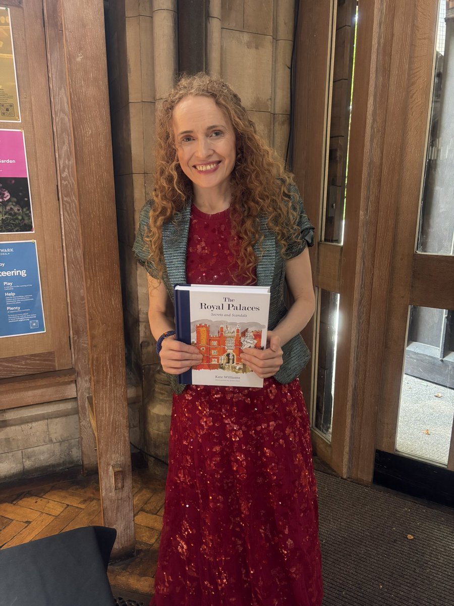 NicolaTallis's tweet image. We had a great crowd for @KateWilliamsme this morning, telling us about ‘The Royal Palaces: Secrets & Scandals’ - Hodge the cat even joined in!! @Southwarkcathed @FellowsAuctions