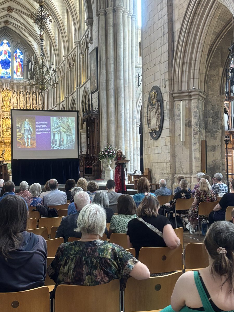 NicolaTallis's tweet image. We had a great crowd for @KateWilliamsme this morning, telling us about ‘The Royal Palaces: Secrets & Scandals’ - Hodge the cat even joined in!! @Southwarkcathed @FellowsAuctions