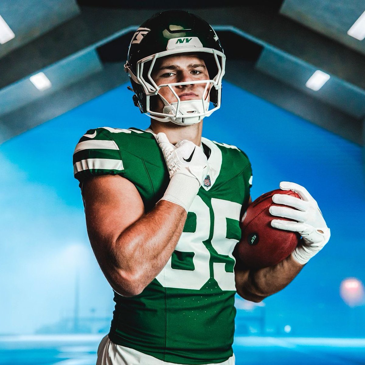 SleeperJets's tweet image. The Jets and Mason Taylor have agreed to terms on a 4-year, $10.46 million deal with 91.3% of the deal guaranteed, per @CameronWolfe