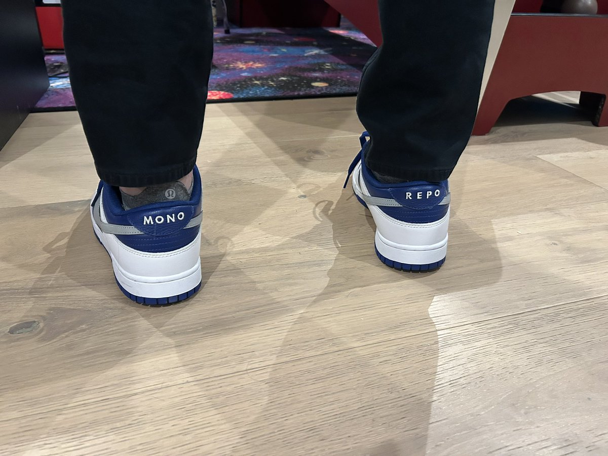 jeffbcross's tweet image. Happy Monorepo Friday!
Shout out to @Michael_Hladky for the shoes 🤗