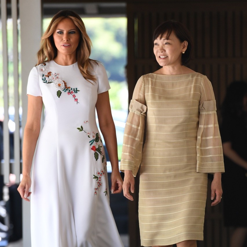 KUWTTRUMPS's tweet image. Melania in Carolina Herrera with Akie Abe - 2019 🇯🇵🎎🌸