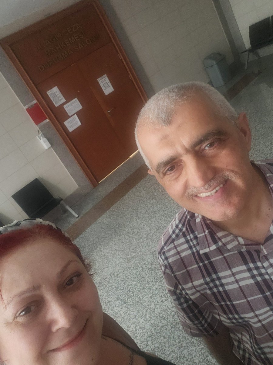 Bugün "kız çocukları davası" olarak bilinen davanın duruşmasını takip ettik <a href="/gergerliogluof/">Ömer Faruk Gergerlioğlu</a> ile...

Her yere ve herkese yetişecek enerjiyi nasıl buluyor, sahiden bilmiyorum ama kimlik sormadan, kimseyi ayırmadan, önyargıların tutsağı olmadan ve kişisel menfaat ve takdir peşinde