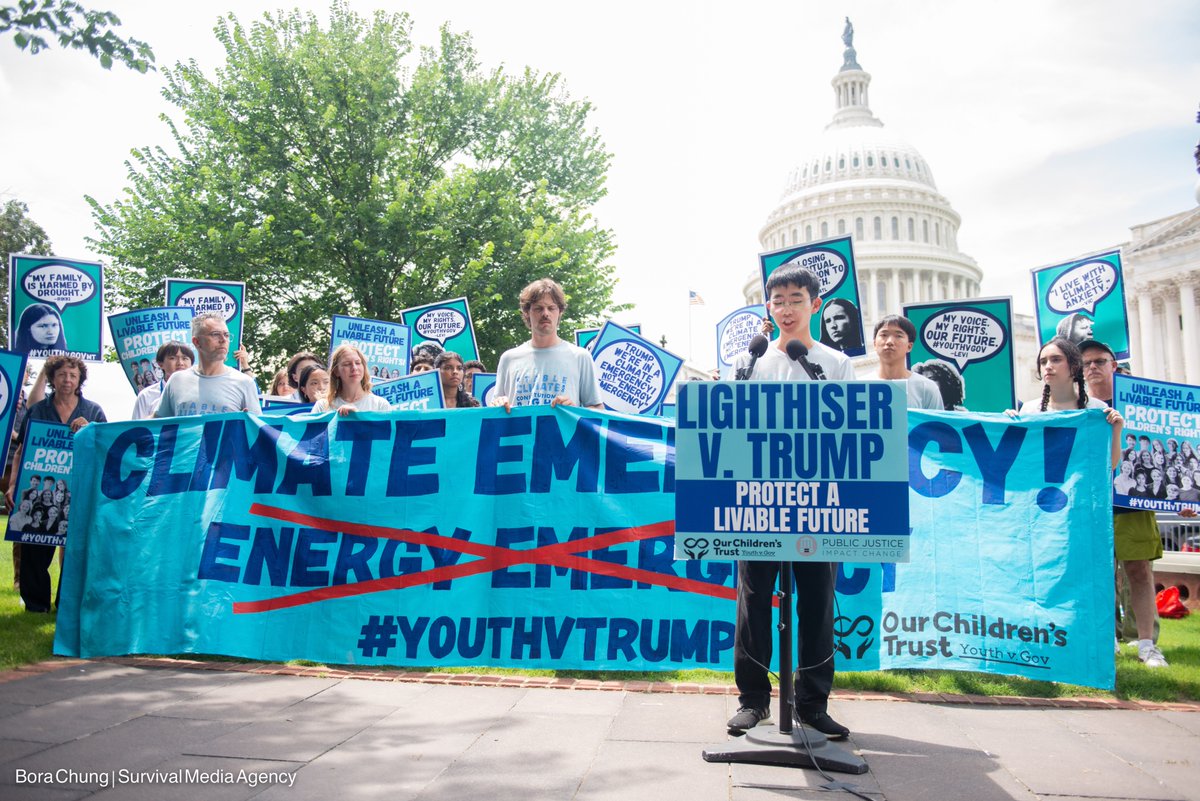 youthvgov's tweet image. Senators Merkley, Markey & Wyden & Reps. Jayapal & Scanlon join youth plaintiffs in Lighthiser v. Trump + 200 others to introduce a powerful resolution re: children’s fundamental rights to life + a stable climate system ✊ PR: bit.ly/Res25pr Act: bit.ly/congress4light…