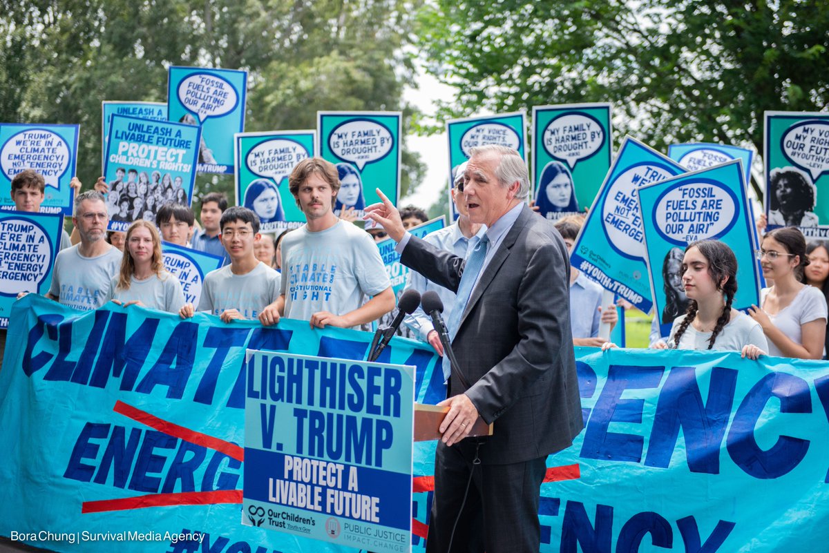 youthvgov's tweet image. Senators Merkley, Markey & Wyden & Reps. Jayapal & Scanlon join youth plaintiffs in Lighthiser v. Trump + 200 others to introduce a powerful resolution re: children’s fundamental rights to life + a stable climate system ✊ PR: bit.ly/Res25pr Act: bit.ly/congress4light…