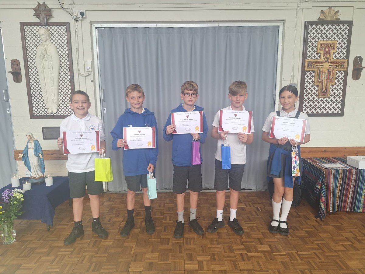 ⭐️✍️Well done to our Y6 greater depth writing group who today received a special certificate and gift from Mrs Matthews - English lead at St Ambrose Barlow High School! Your fabulous writing has been shared across Salford schools to inspire creative writing!✍️ ⭐️