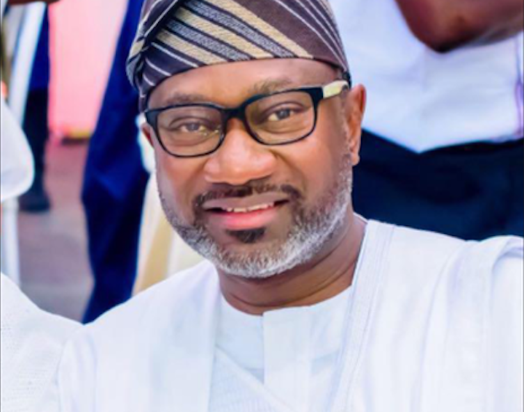 THISDAYLIVE's tweet photo. 25% of First Holdco's Shares Went to  Trustees Under the Aegis of FG, Not Otedola

Contrary to earlier reports of Femi Otedola raising his stake in First HoldCo Plc to 40%, emerging details show the shares were acquired by a “trustee” acting under the aegis of a shareholder settlement promoted by AGF with the support of CBN, will hold the shares for 2–3 weeks pending a strategic decision. This follows a N324.47bn off-market transaction that saw Oba Otudeko and Hassan-Odukale family exit the bank amid shareholder disputes.

https://t.co/TB2hh9OxXH