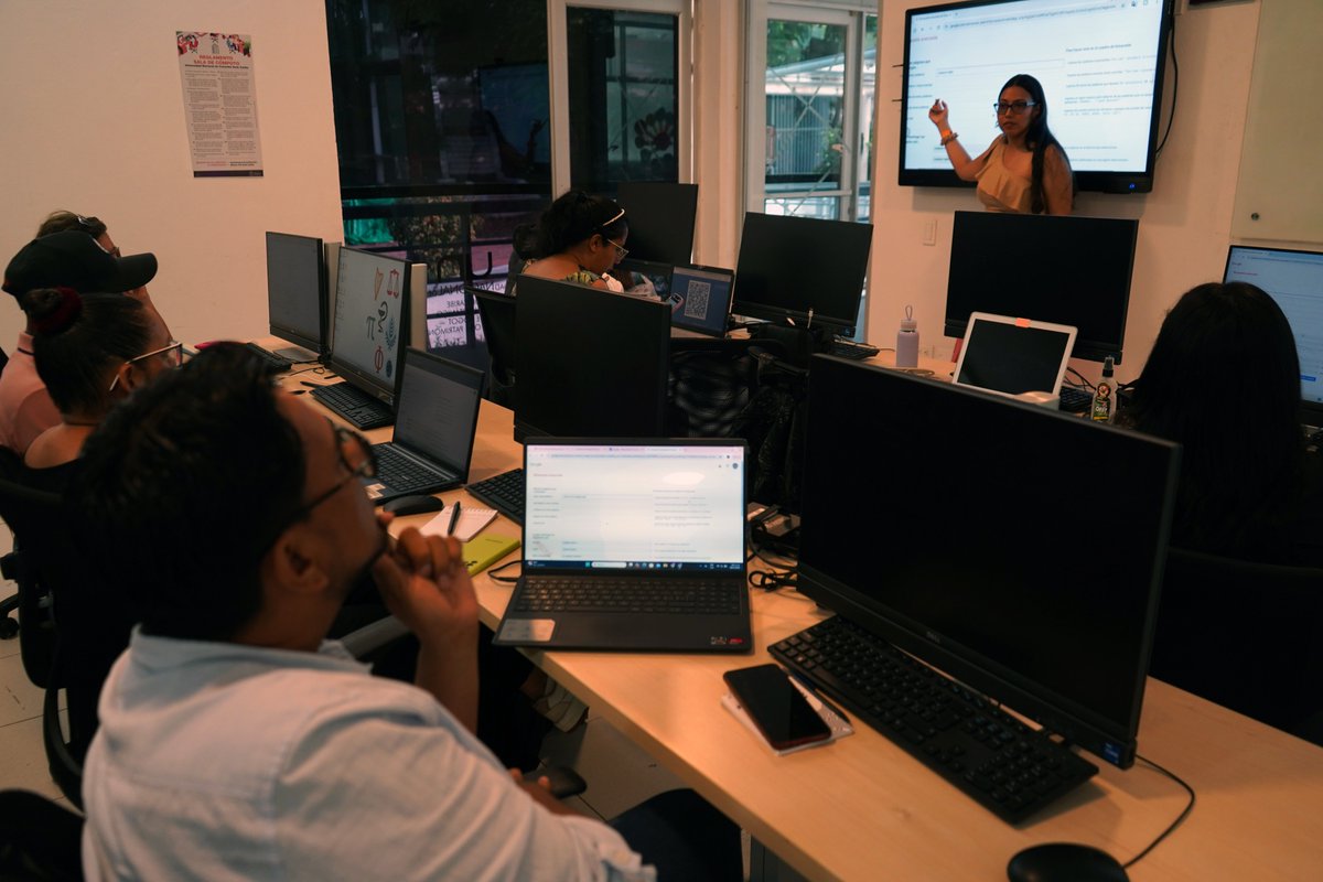 CdR_'s tweet image. Durante la jornada también explorarán herramientas como Google Maps, Trends y Notebook, para fortalecer sus investigaciones periodísticas desde lo digital.