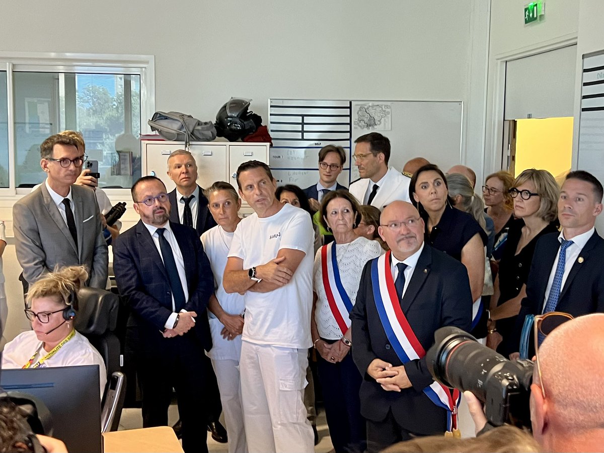 Boccaletti83's tweet image. 🏥 Ce matin, avec mes collègues @LaureLavalette et @sRambaudRN, je participais à la visite du Centre Hospitalier Intercommunal de Toulon / La Seyne-sur-Mer, en présence du ministre de la Santé.
Depuis des décennies, nos dirigeants politiques ont abandonné les soignants et les…