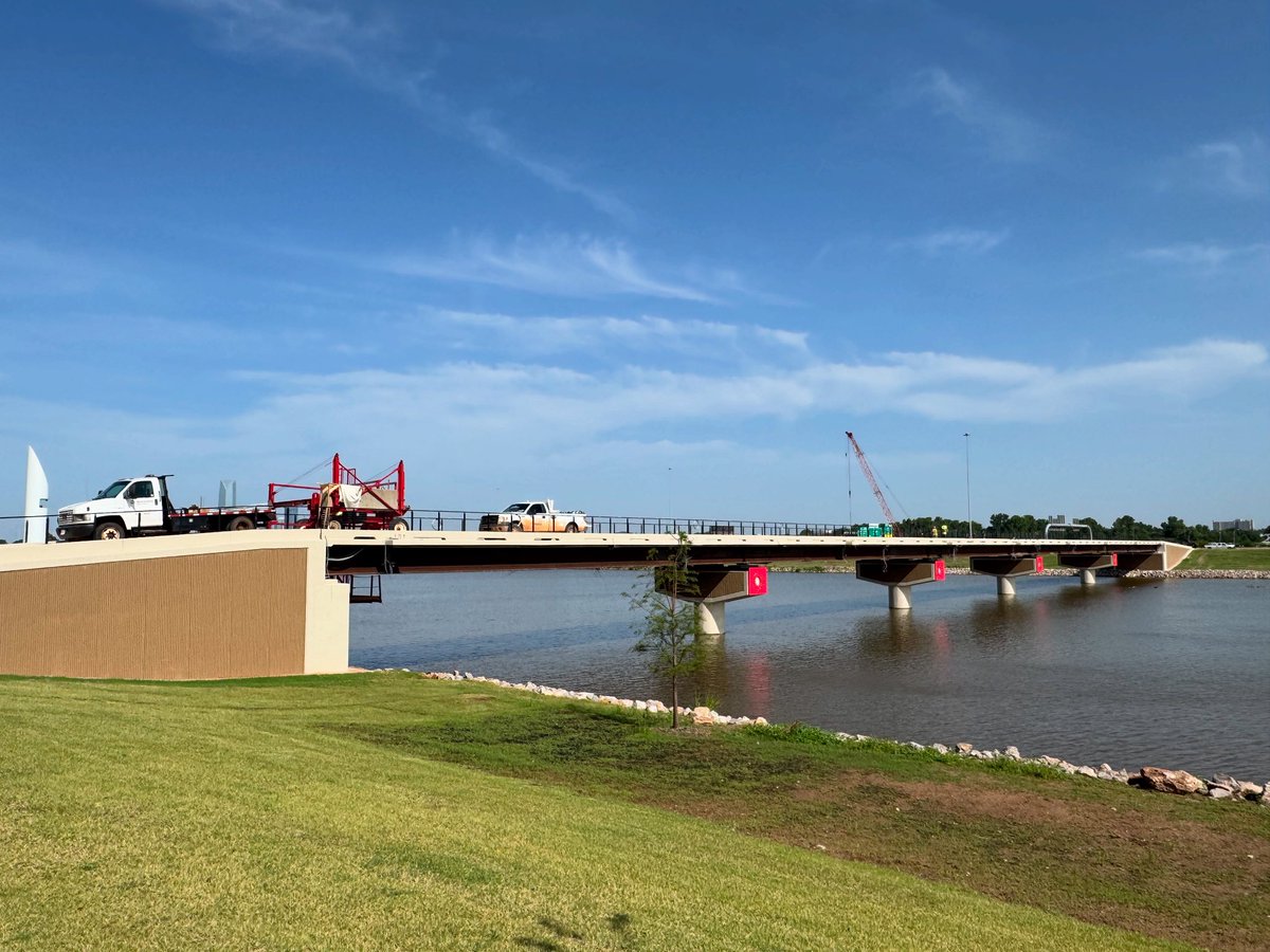 davidfholt's tweet image. Construction is still underway but our new MAPS 4 pedestrian bridge connecting OKANA & the Horizons District to the north side of the Oklahoma River (and RIVERSPORT & Bricktown) is coming along…