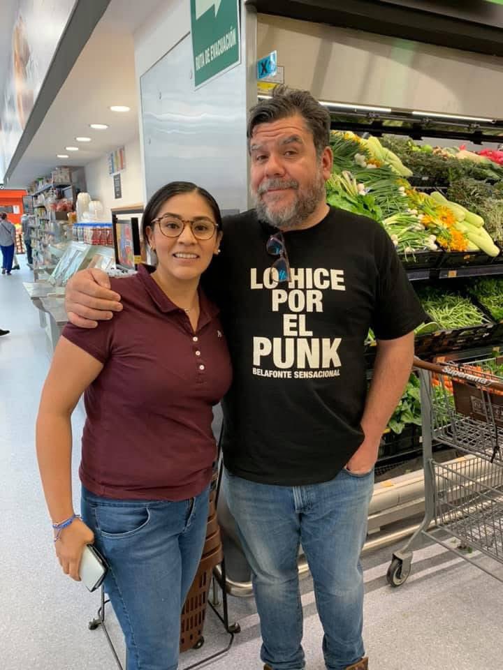 ivetika's tweet image. 6 años de que te conocí en el Superama en el Depto de carnisalchichoneria y de usaste por primera vez el #iheartconvoy . Justo le estabas platicando a alguien como se te ocurrió ese # #PoderosoModerno