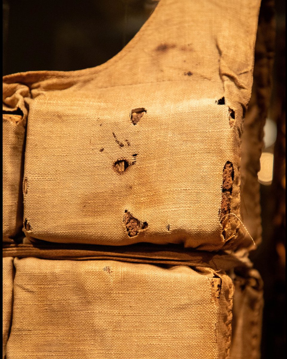 Madeleine Astor’s life jacket is 1 of only 3 we can trace back to a real Titanic passenger—see this rare piece of history on display now in Branson, MO. 

hubs.la/Q03tNNQs0