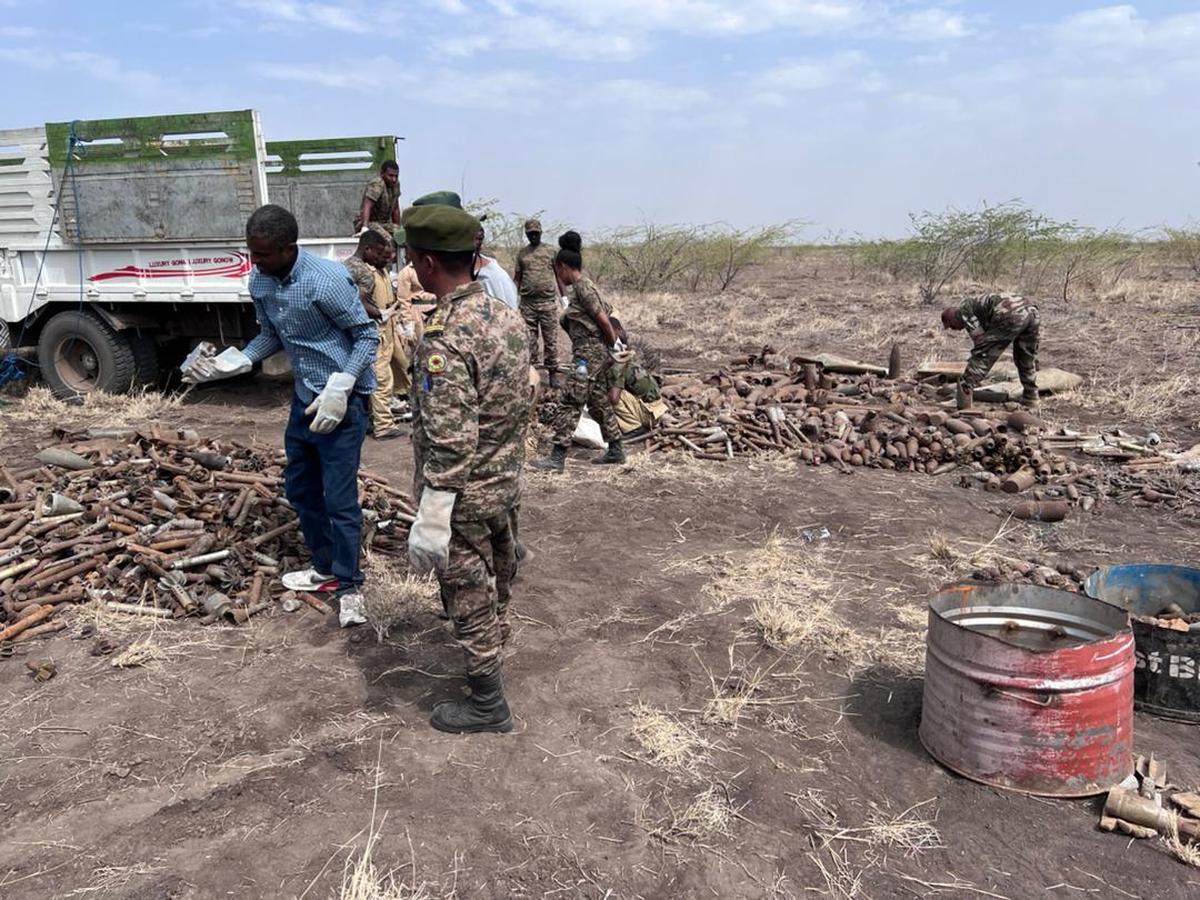 CoopSecuDefense's tweet image. #Ethiopie 🇪🇹 : coopération dans le domaine du « Humanitarian Mine Action ».
Avec le soutien d’experts français, l’Ethiopian Mine Action Office a achevé une formation d’un an dans le domaine du déminage.